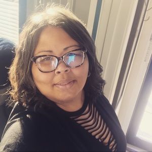 Meet your Posher, Denise